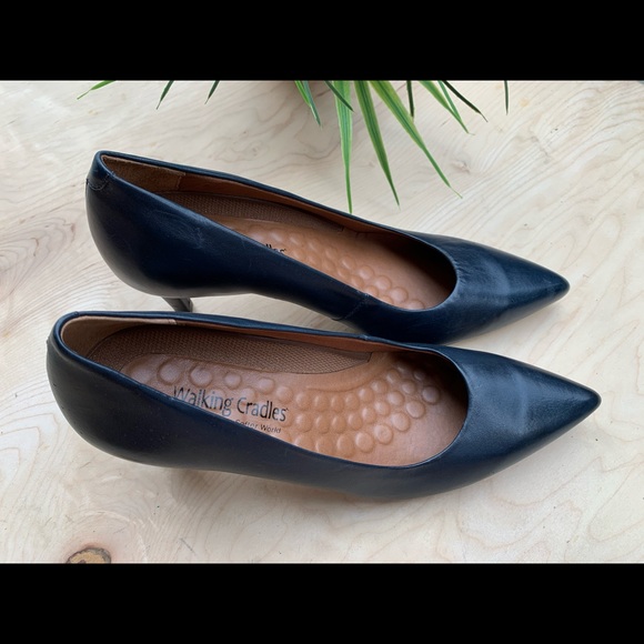 Walking Cradles woman’s NWT heels - Picture 3 of 11